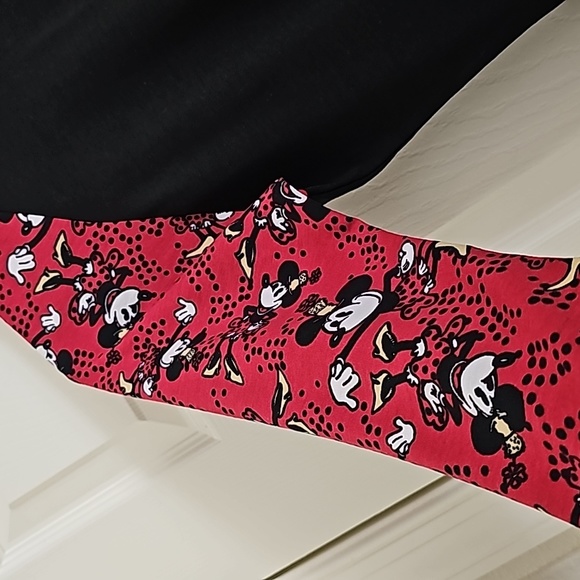 $FREE w/ Purchase: LuLa Roe Randy Baseball Tee w/ Disney Character 3/4 Sleeves - Picture 2 of 11